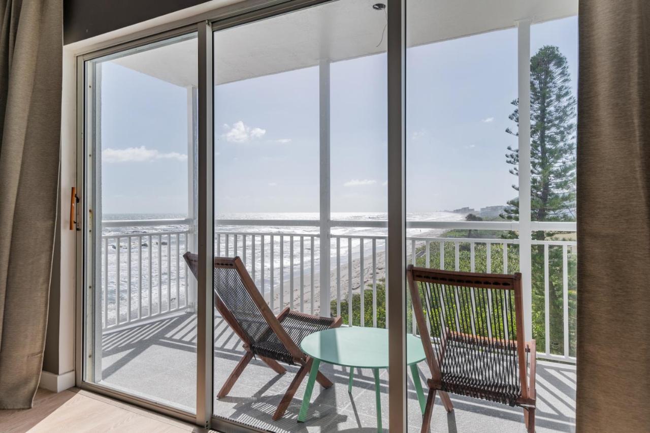 Oceanfront Beach House, Satellite Beach Exteriör bild