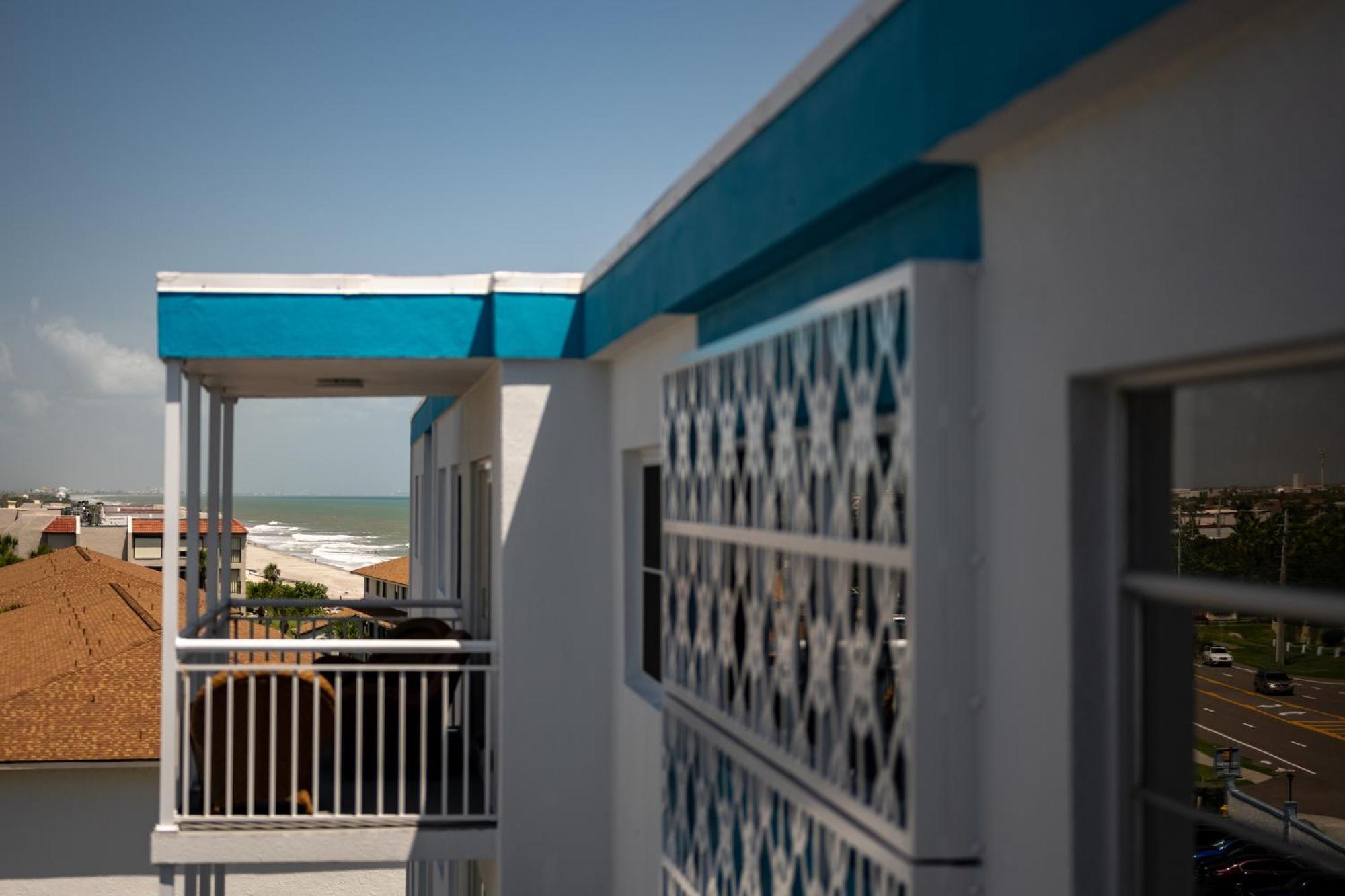 Oceanfront Beach House, Satellite Beach Rum bild